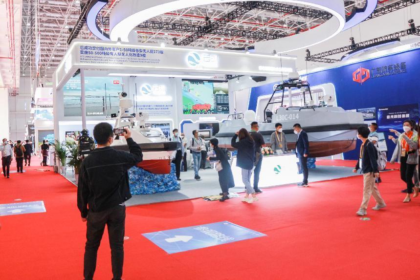 海防级无人艇亮相第十四届中国航展