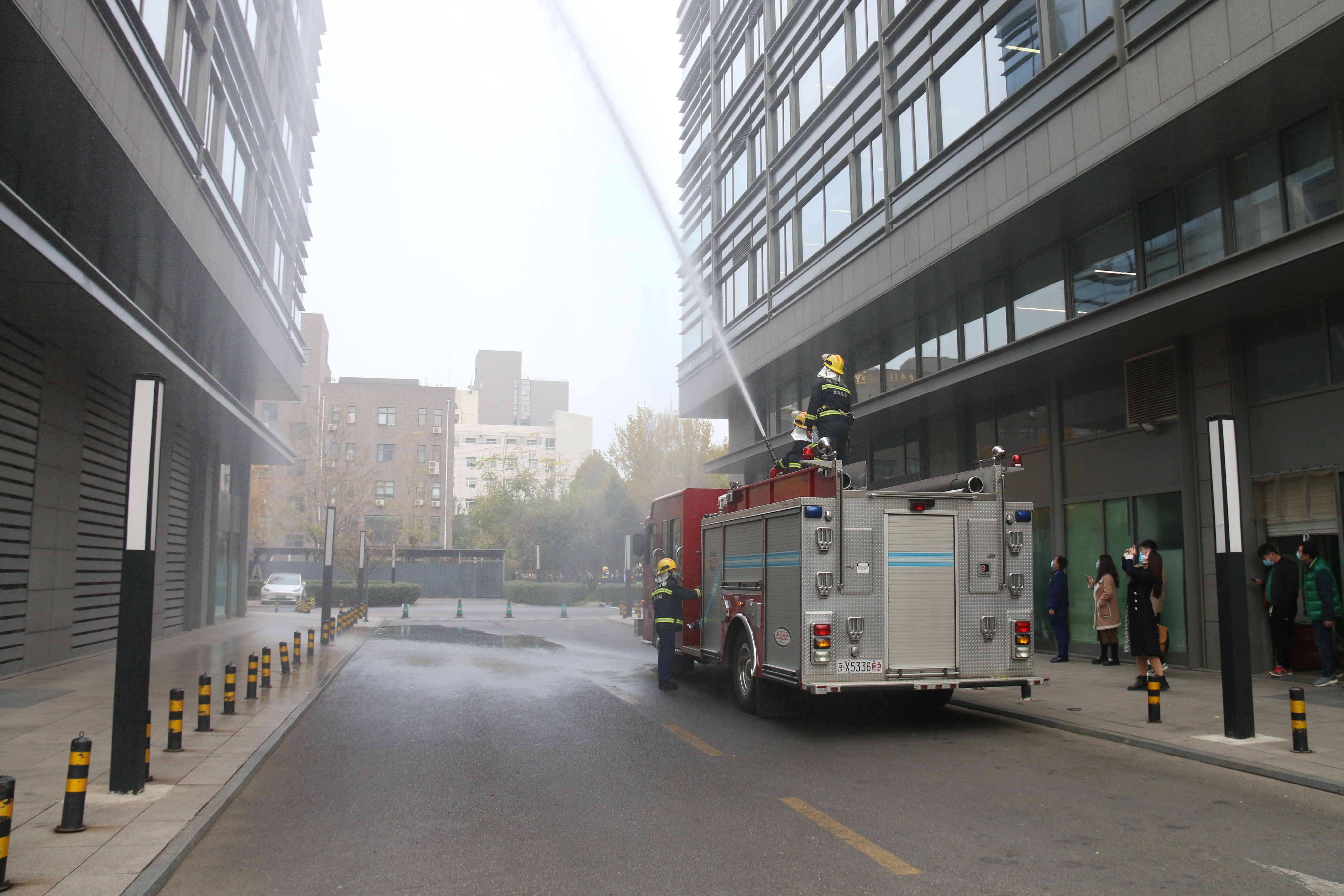 中关村街道举行“11·9”消防宣传日活动