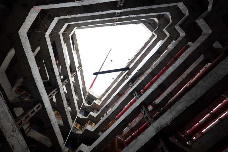 下挖32米 武汉地铁12号线最深的车站成功封底