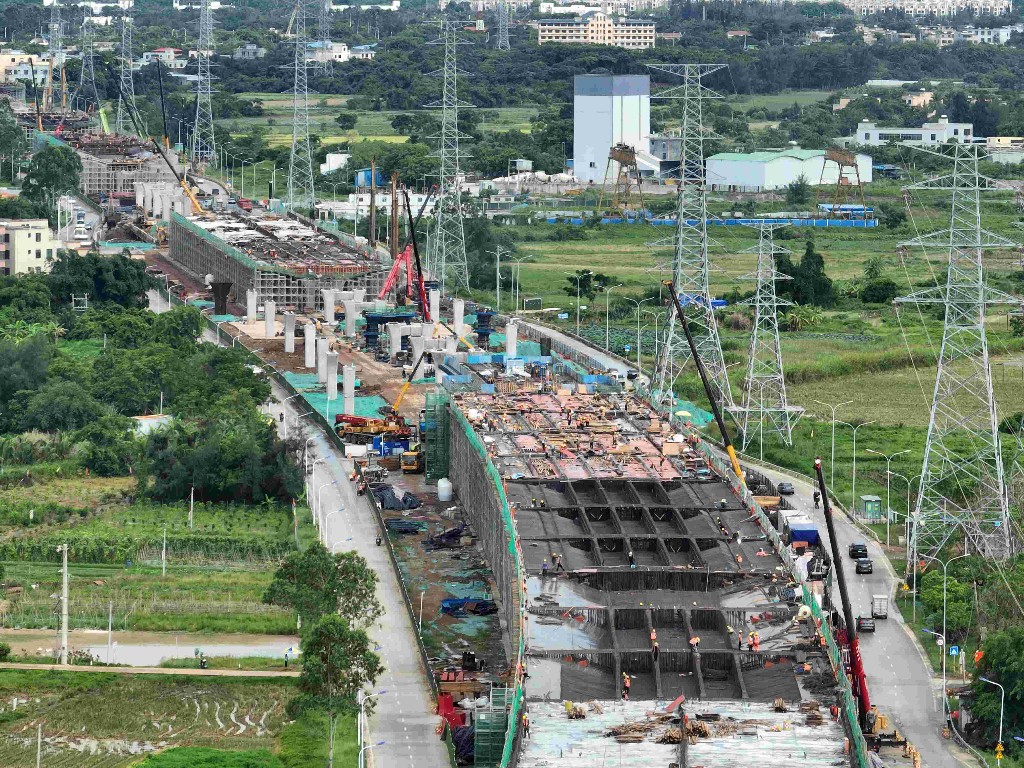 海口江东新区快速通道项目大干快干高质量推进
