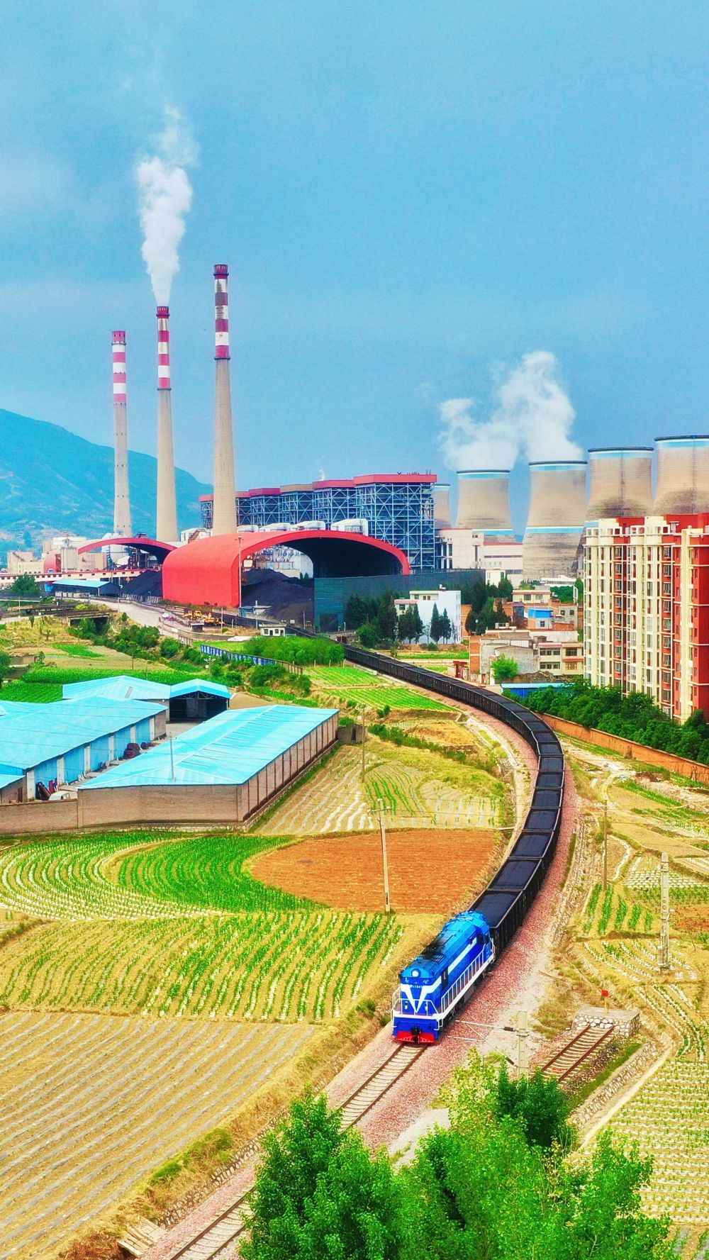 上半年，云南铁路货运强劲增长，同比增长142万吨