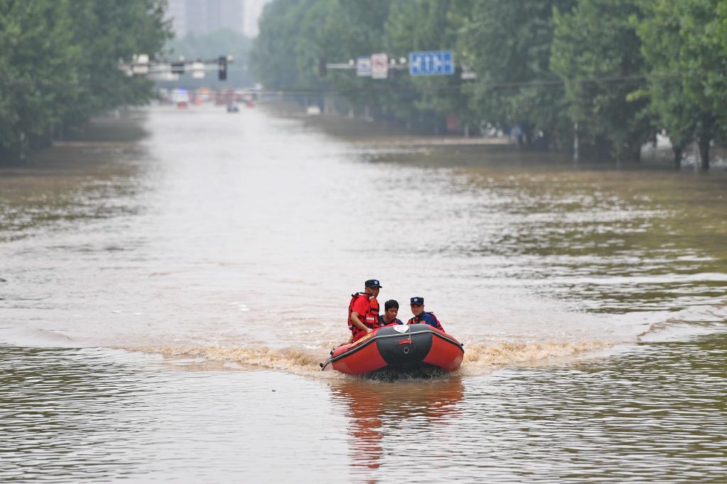 全力救援转移受灾群众——河北涿州汛情一线见闻