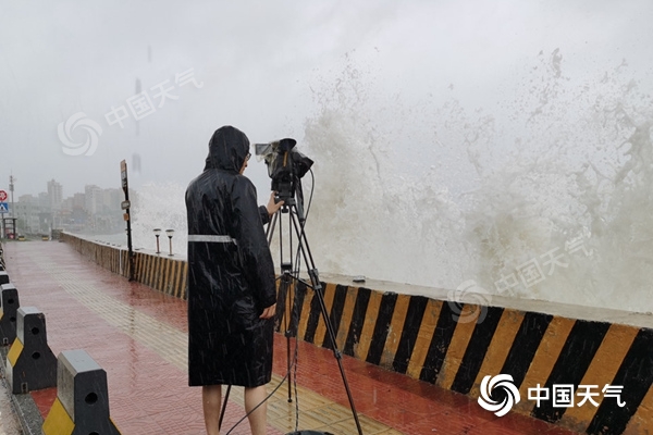 今年来登陆广东最强！“苏拉”以强台风登陆珠海 粤西将迎风雨最强时段