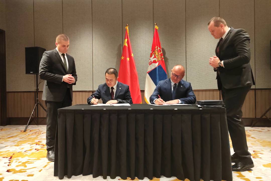 正式签约！中国高速动车组首次出口欧洲