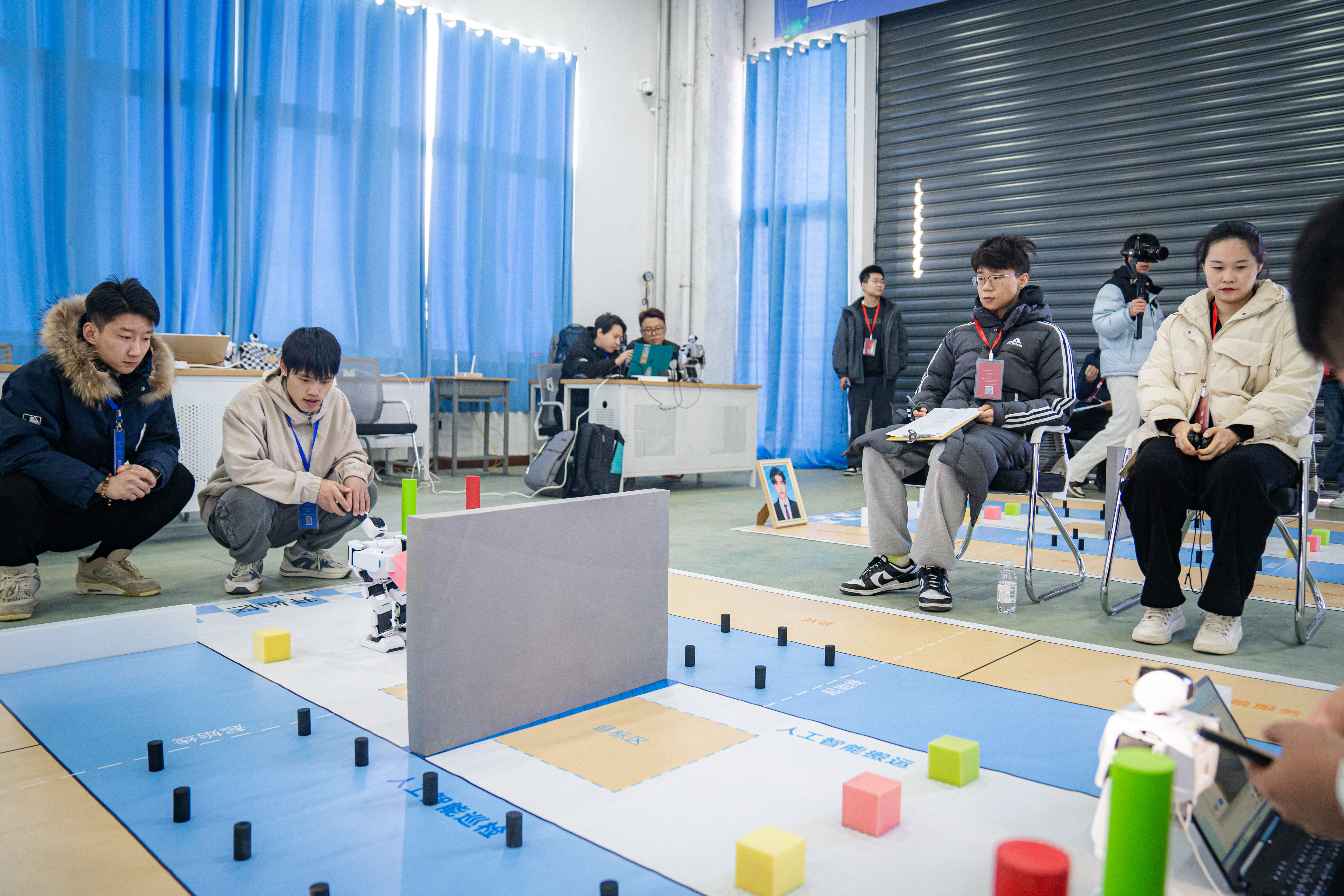 “技能兴鲁”职业技能大赛服务机器人比赛在青岛莱西举行