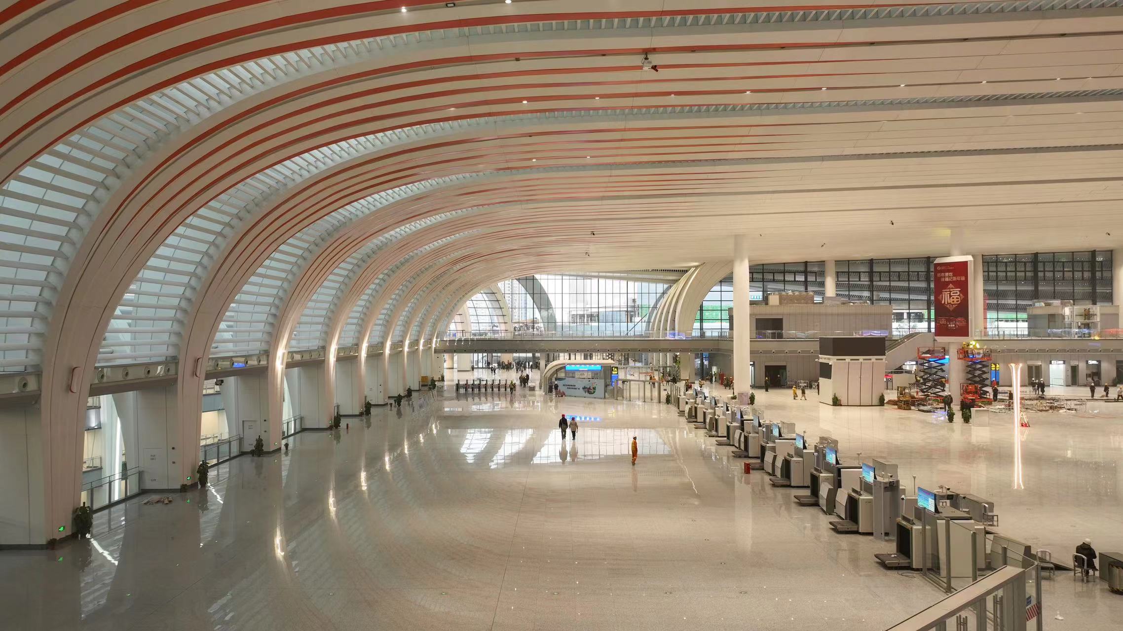 粤港澳大湾区首个现代综合枢纽——广州白云火车站正式投入运营