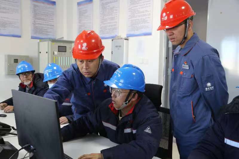 青海南玻日升高纯晶硅一期供电工程送电
