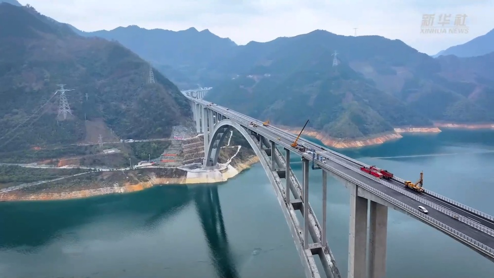 跨径超600米！世界最大跨度拱桥建成通车