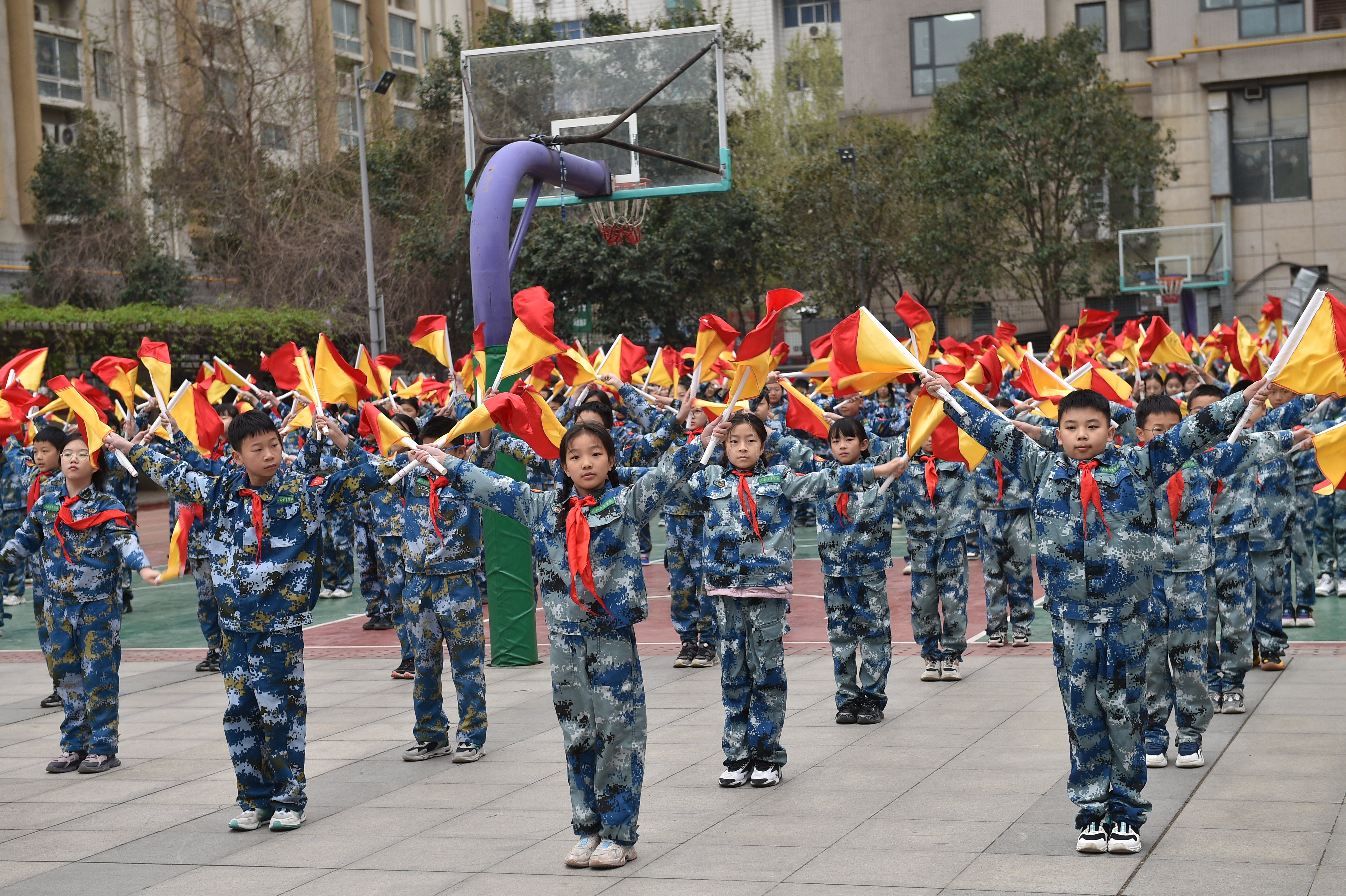 2024年河南省少先队清明节示范性主题队日活动在郑州举行
