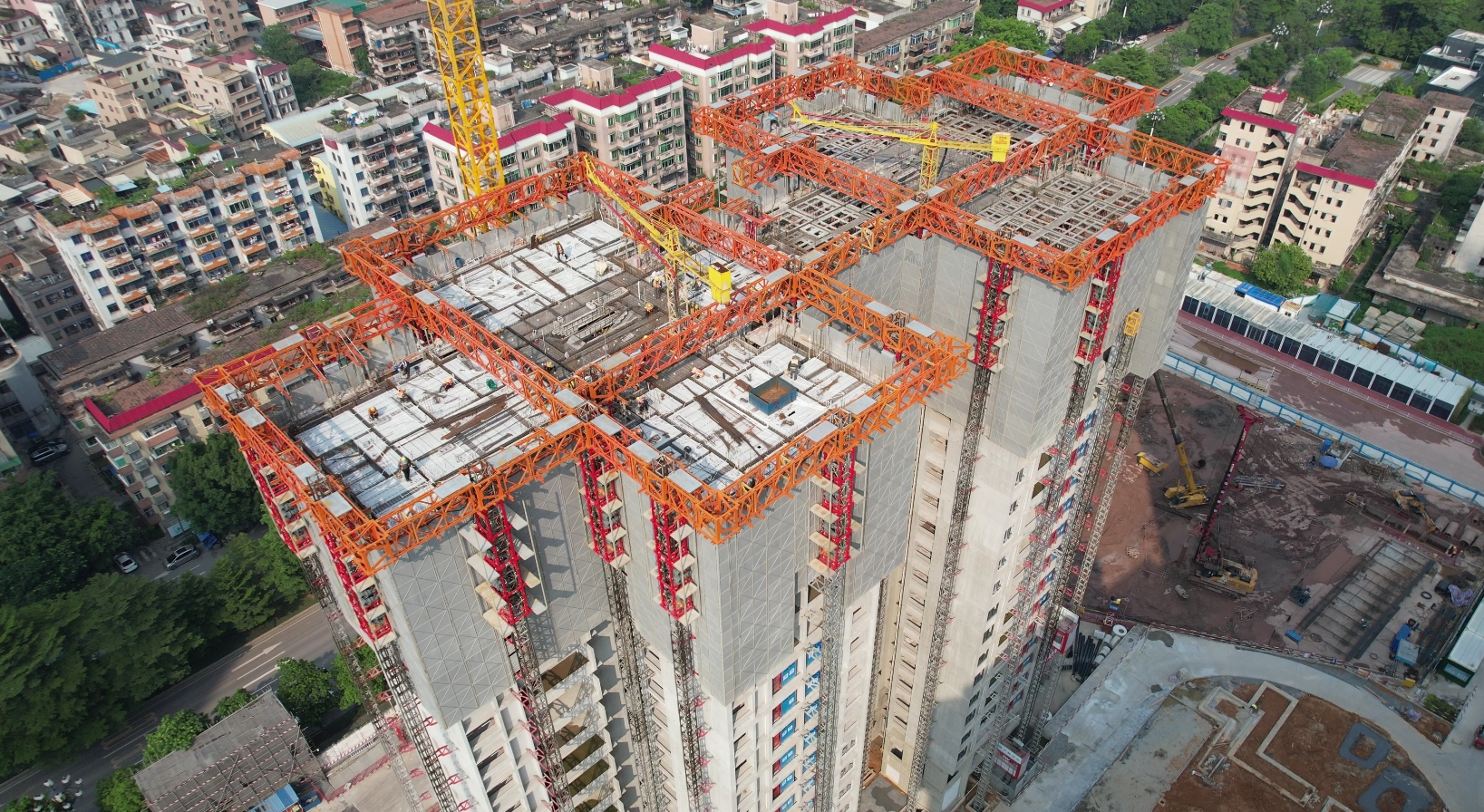 “空中造楼机”刷新旧城更新改造项目建设速度