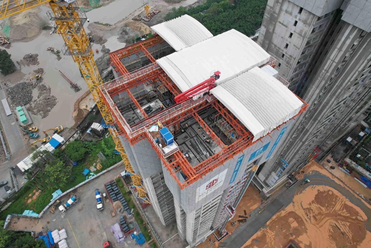 “空中造楼机”刷新旧城更新改造项目建设速度